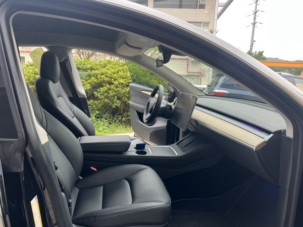 Tesla Model Y 2022, 130300 км, за 21994 USD - фото 17