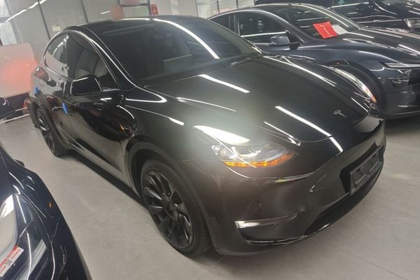 Tesla Model Y 2022, 28500 км, за 30711 USD