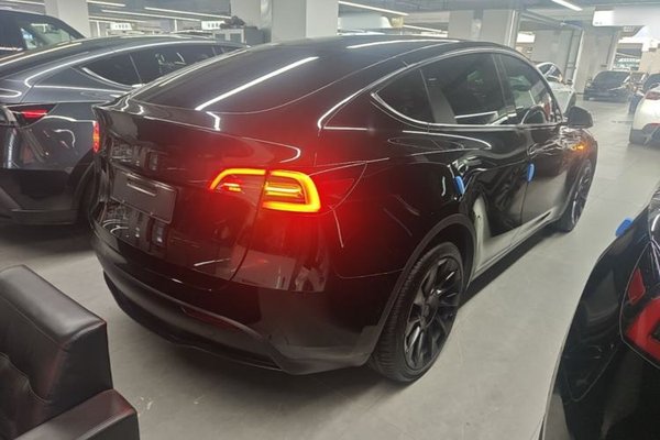 Tesla Model Y 2022, 28500 км, за 30711 USD - фото 6