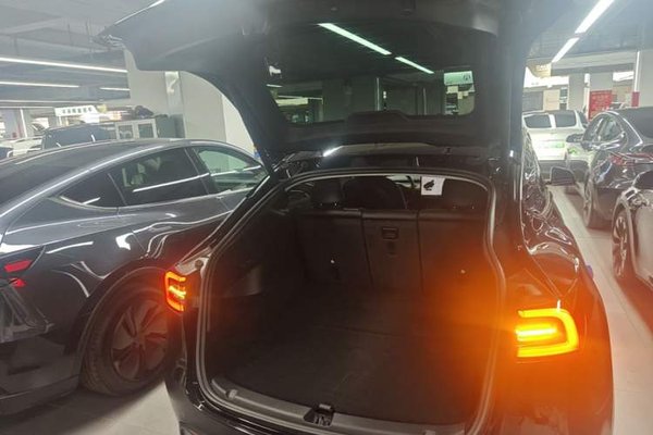Tesla Model Y 2022, 28500 км, за 30711 USD - фото 22