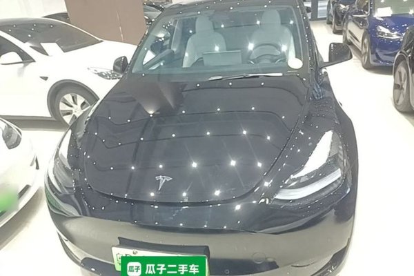 Tesla Model Y 2022, 31800 км, за 25561 USD