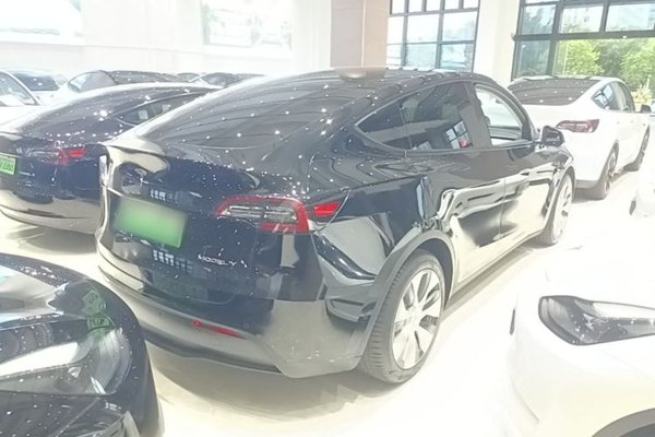 Tesla Model Y 2022, 31800 км, за 25561 USD - фото 6