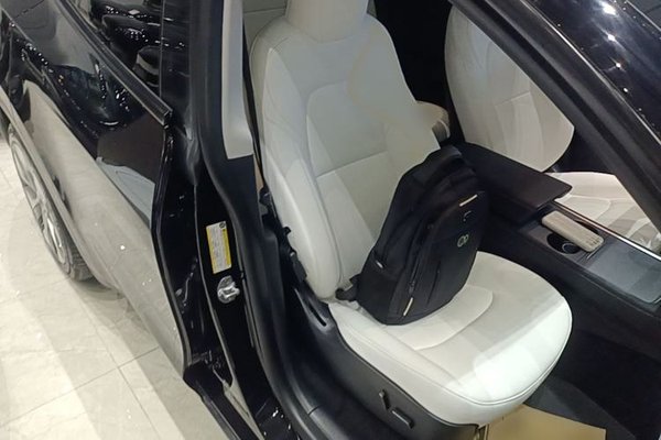Tesla Model Y 2022, 31800 км, за 25561 USD - фото 19