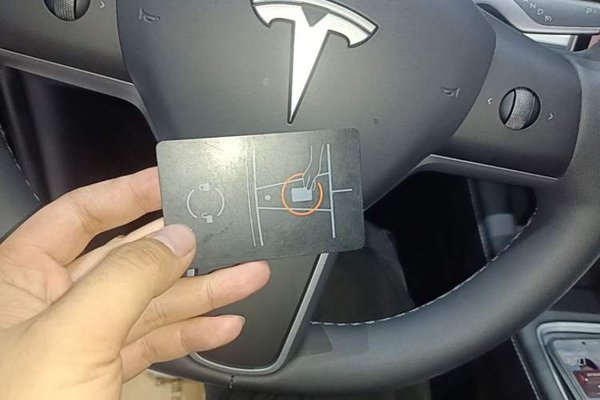 Tesla Model Y 2022, 31800 км, за 25561 USD - фото 23