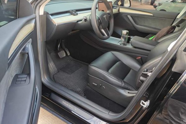Tesla Model Y 2022, 36600 км, за 26869 USD - фото 16