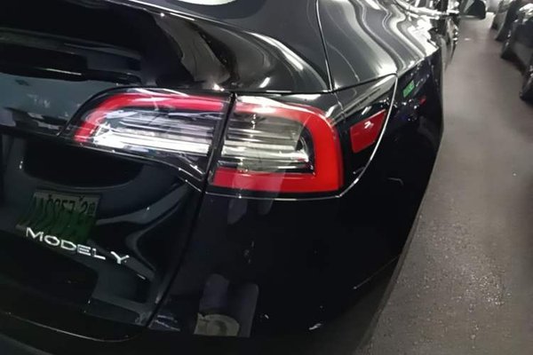 Tesla Model Y 2022, 37800 км, за 27091 USD - фото 12