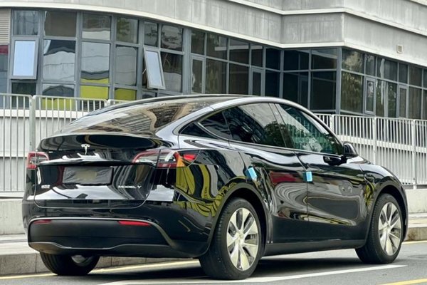 Tesla Model Y 2022, 37800 км, за 27091 USD - фото 15