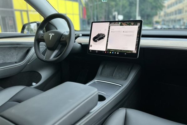 Tesla Model Y 2022, 37800 км, за 27091 USD - фото 35