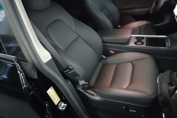 Tesla Model Y 2022, 37800 км, за 27091 USD - фото 28