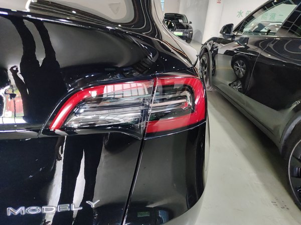 Tesla Model Y 2022, 44300 км, за 24451 USD