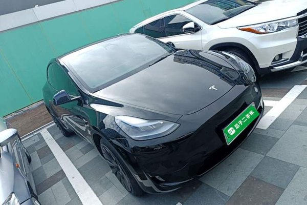 Tesla Model Y 2022, 48500 км, за 26597 USD