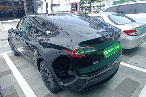 Tesla Model Y 2022, 48500 км, за 26597 USD