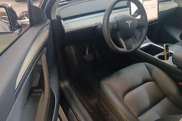 Tesla Model Y 2022, 51800 км, за 27083 USD - фото 19