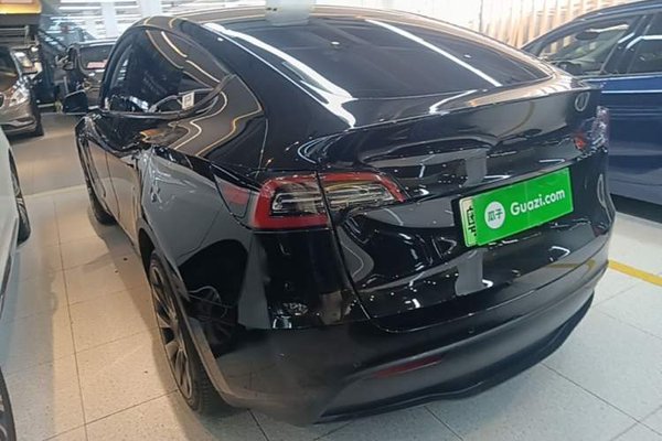 Tesla Model Y 2022, 51800 км, за 27083 USD
