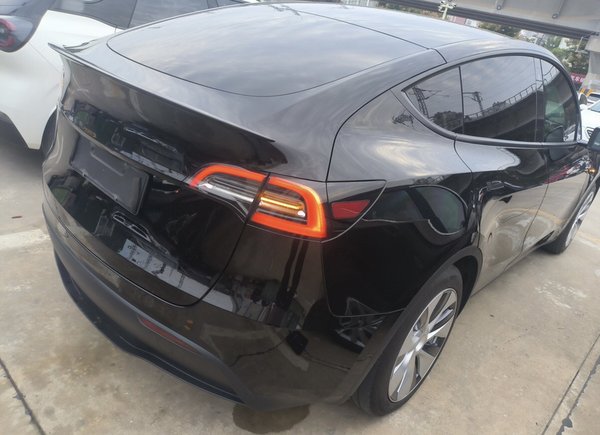 Tesla Model Y · 2022 год