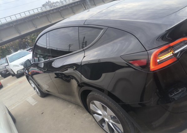 Tesla Model Y 2022, 54400 км, за 25282 USD - фото 8