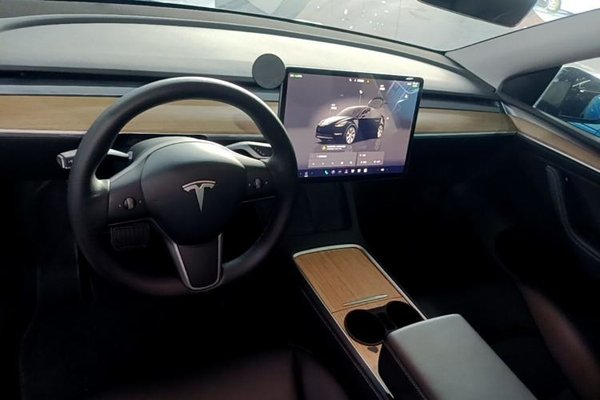 Tesla Model Y 2022, 64200 км, за 24968 USD - фото 12