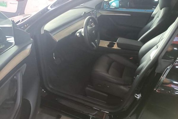 Tesla Model Y 2022, 64200 км, за 24968 USD - фото 18