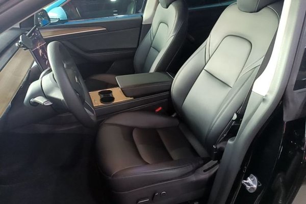 Tesla Model Y 2022, 64200 км, за 24968 USD - фото 17