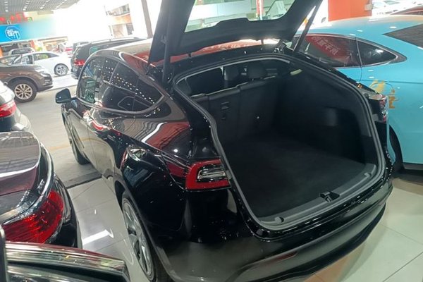 Tesla Model Y 2022, 64200 км, за 24968 USD