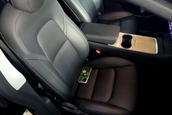 Tesla Model Y 2022, 64200 км, за 24968 USD - фото 19