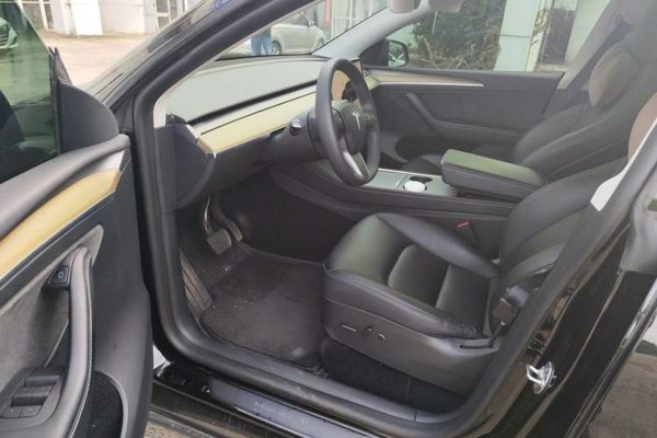Tesla Model Y 2022, 65500 км, за 24812 USD - фото 17