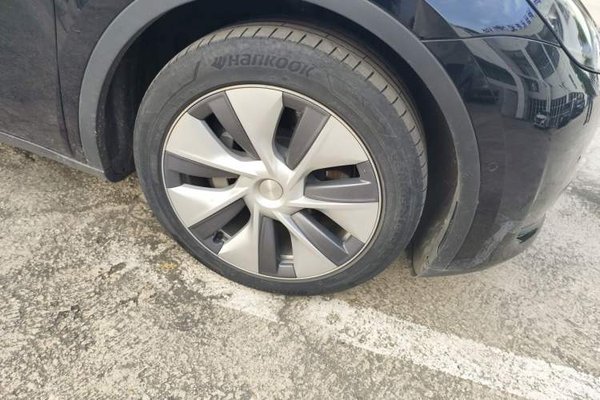 Tesla Model Y 2022, 65500 км, за 24812 USD - фото 8