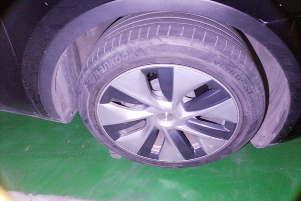 Tesla Model Y 2022, 66000 км, за 25450 USD - фото 8