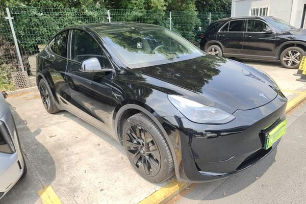 Tesla Model Y 2022, 70200 км, за 26346 USD