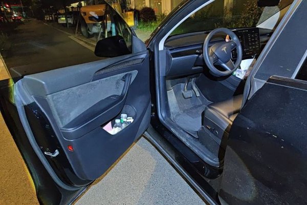 Tesla Model Y 2022, 73900 км, за 24047 USD - фото 16