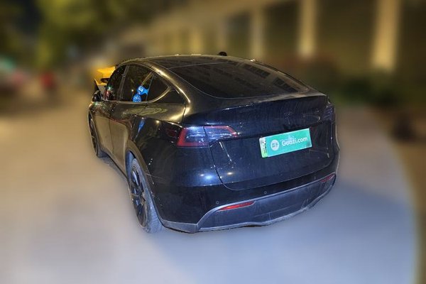 Tesla Model Y 2022, 73900 км, за 24047 USD