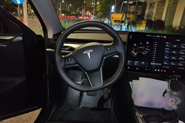 Tesla Model Y 2022, 73900 км, за 24047 USD - фото 10