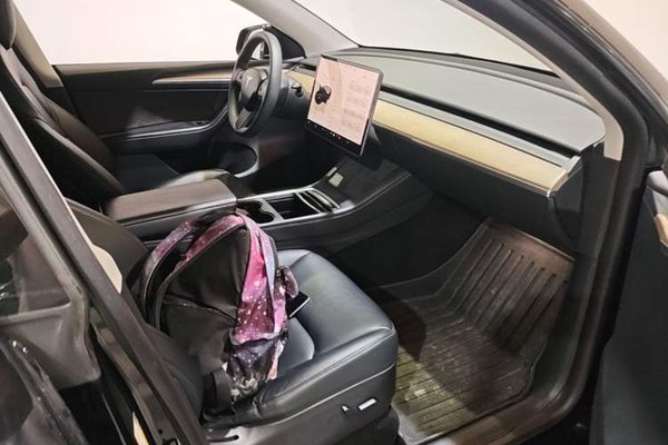 Tesla Model Y 2022, 76800 км, за 24881 USD - фото 23