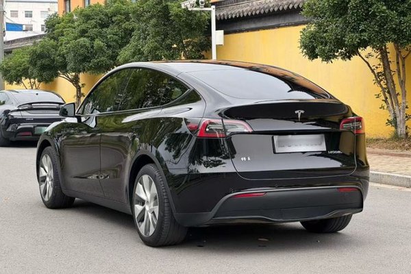 Tesla Model Y 2022, 80500 км, за 24834 USD - фото 19