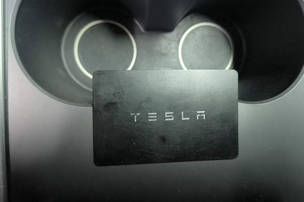 Tesla Model Y 2022, 80500 км, за 24834 USD - фото 31