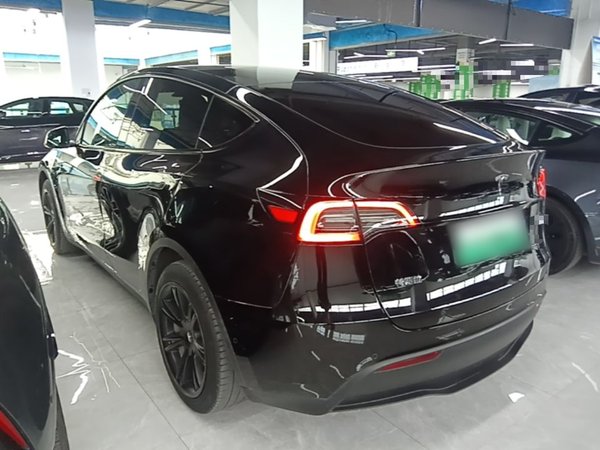 Tesla Model Y 2022, 81500 км, за 25445 USD