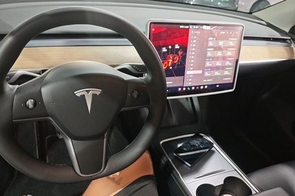Tesla Model Y 2022, 82600 км, за 24052 USD - фото 12