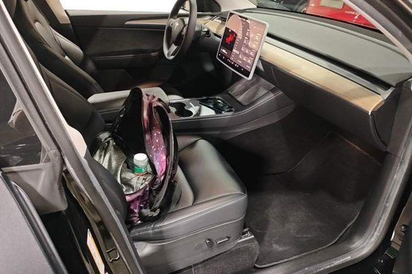 Tesla Model Y 2022, 82600 км, за 24052 USD - фото 19