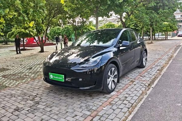 Tesla Model Y · 2022 год