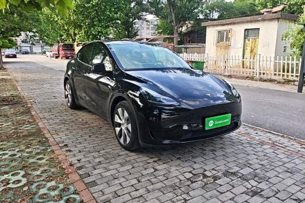 Tesla Model Y 2022, 87400 км, за 24903 USD