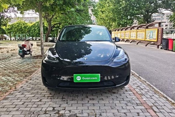 Tesla Model Y 2022, 87400 км, за 24903 USD