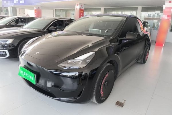 Tesla Model Y · 2022 год