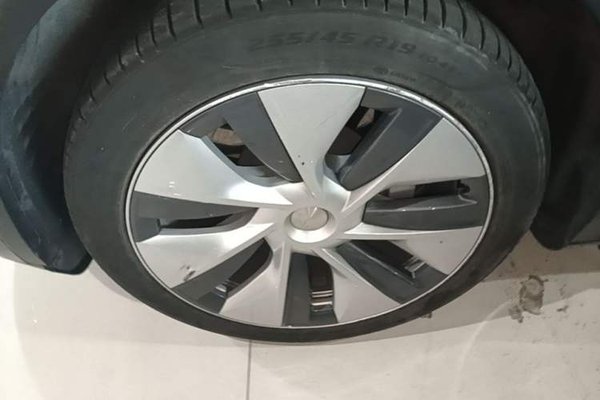 Tesla Model Y 2022, 96900 км, за 25852 USD - фото 9