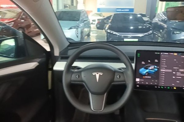 Tesla Model Y 2022, 96900 км, за 25852 USD