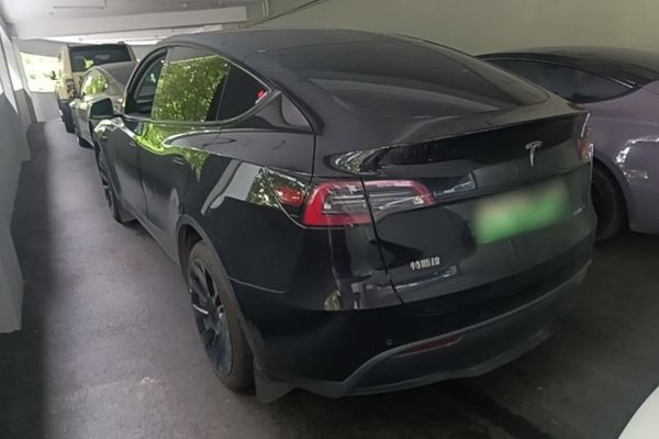 Tesla Model Y 2022, 99800 км, за 25559 USD