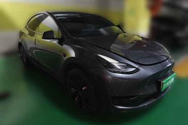 Tesla Model Y 2022, 27400 км, за 26179 USD