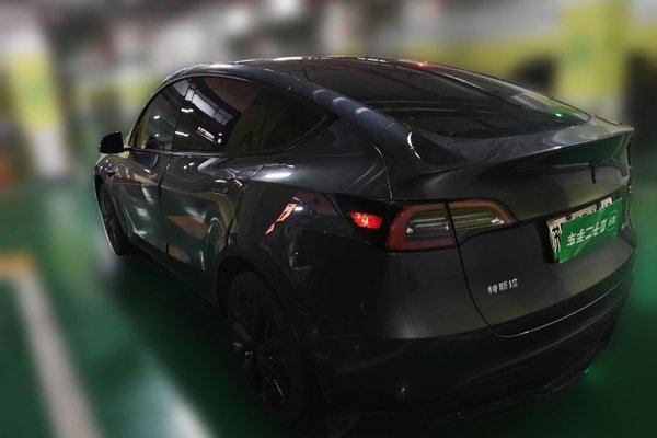 Tesla Model Y 2022, 27400 км, за 26179 USD