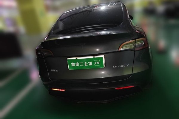 Tesla Model Y 2022, 27400 км, за 26179 USD