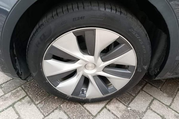 Tesla Model Y 2022, за 26069 USD - фото 8
