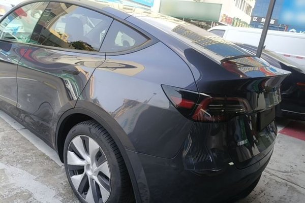Tesla Model Y 2022, 31600 км, за 24983 USD